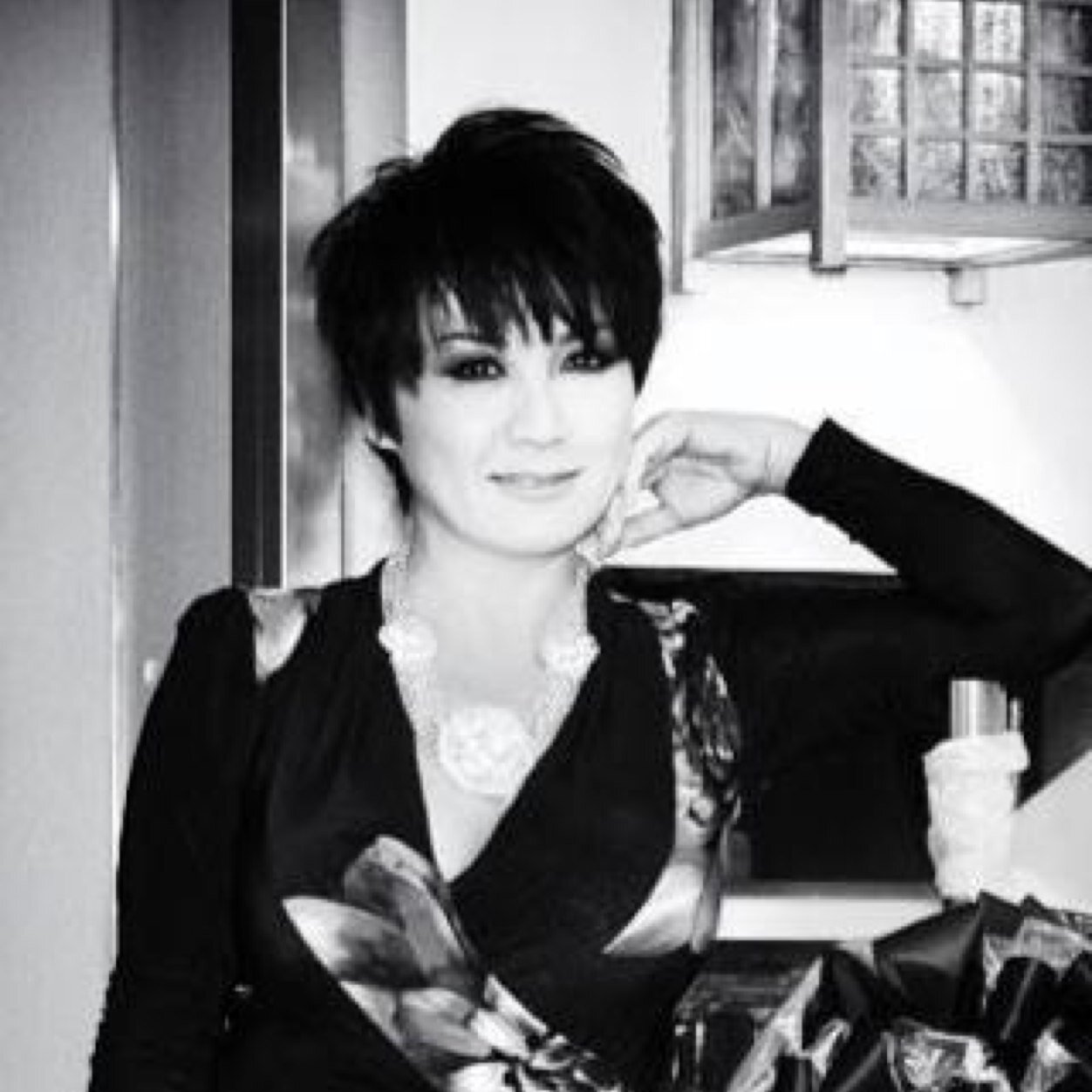 The official Twitter of Trizzie Phuong Trinh! Instagram: TrizzieInspire