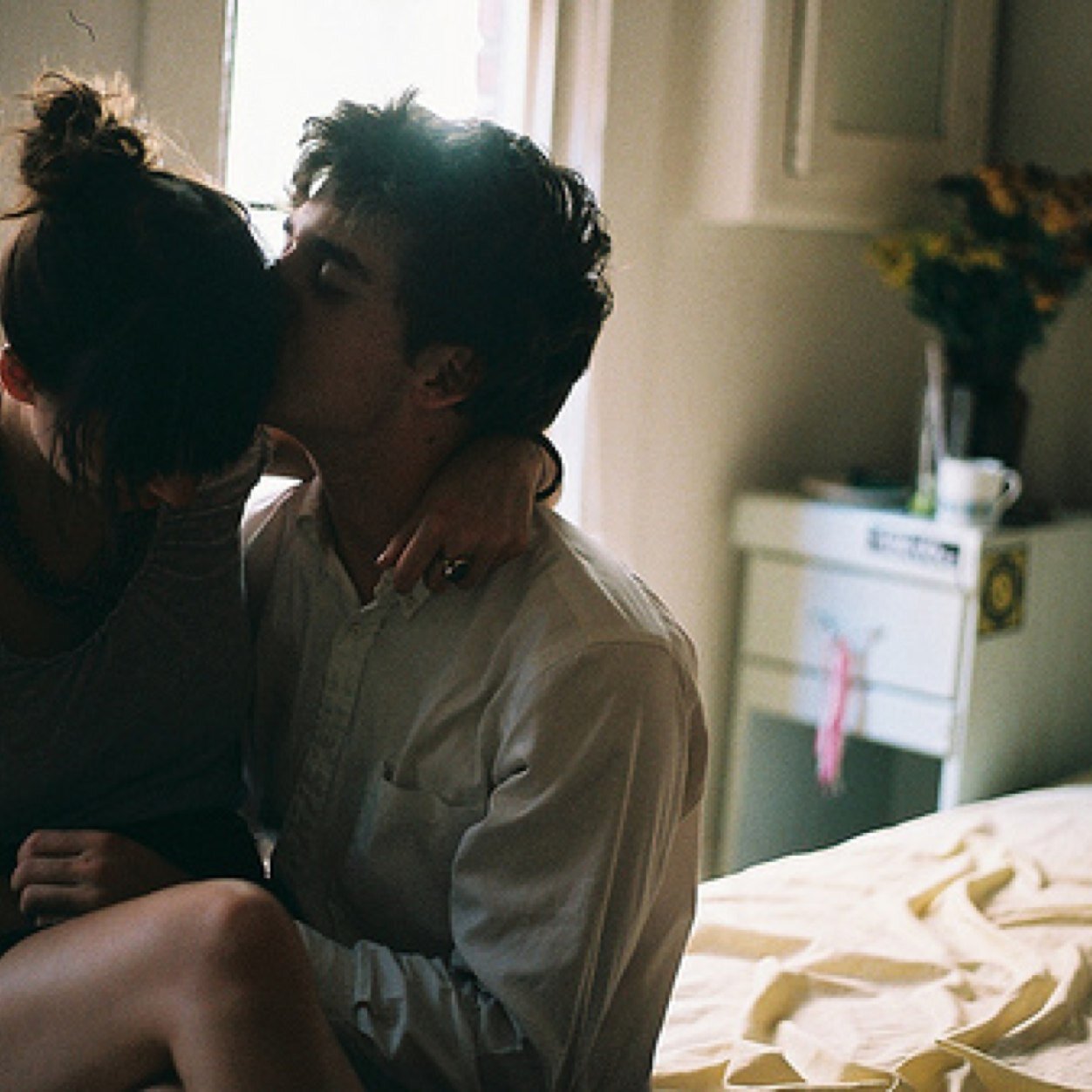 16. Un Te quiero tuyo me daria la vida. No quiero otra cosa que no sean tu labios.