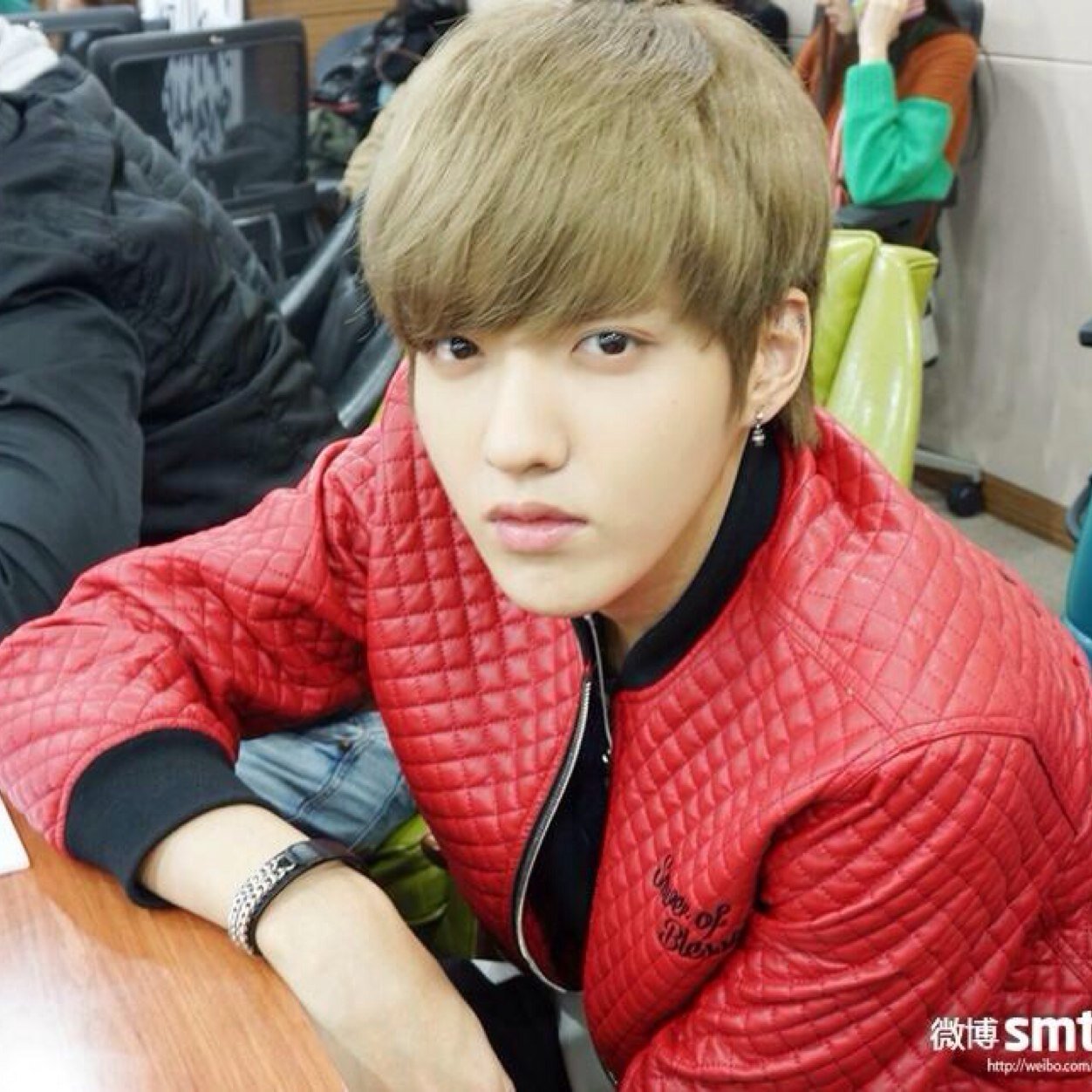 DON'T follow this acc.FOLLOW @DoubleYsYeoja instead.thanks babe xoxo