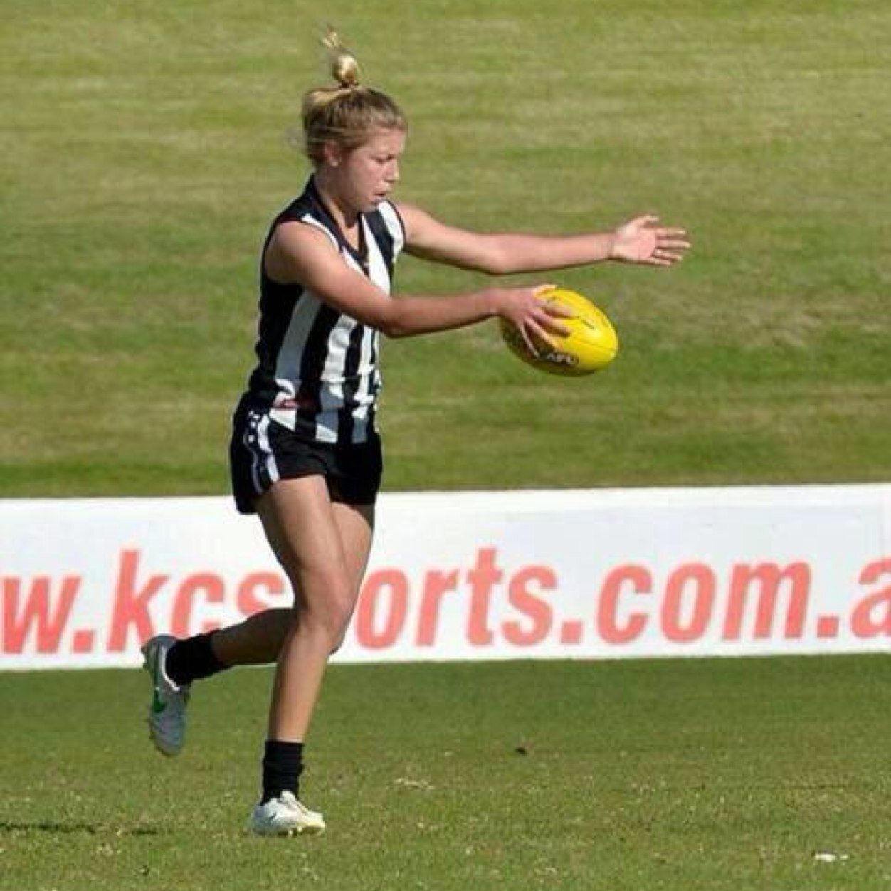 Playing 2 codes rugby 7s & womens AFL 


'Believe to succeed'
'Every second of every minute' 
'Without doubt you wont fail'