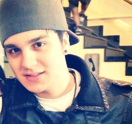 amo luan santana, adoro ouvir musicas