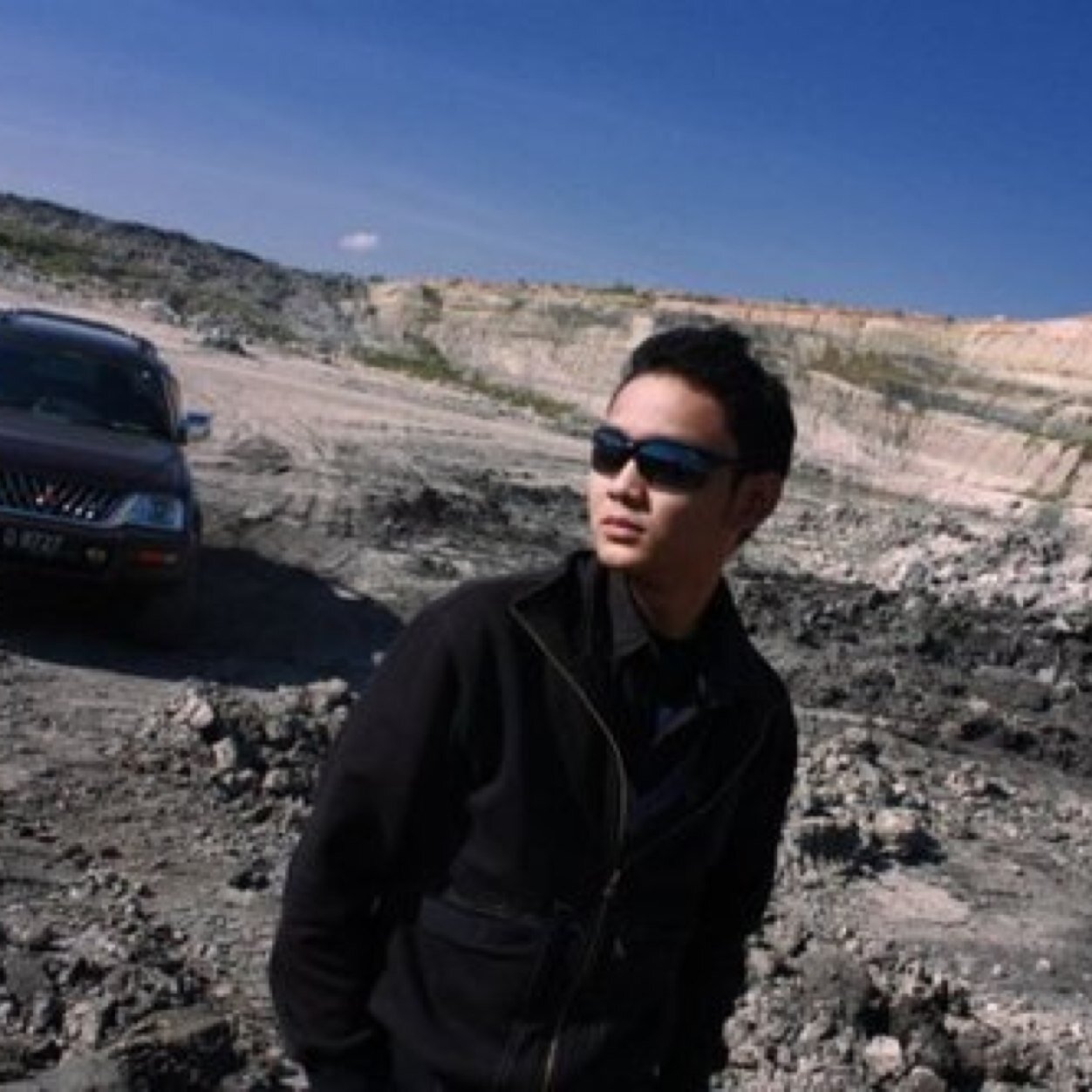 lufty_508's profile picture. @BrownCafePKU ||•Yang indah hanya sementara •Yang abadi adalah kenangan|| The entire world is a stage ||