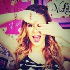 soy tinista de corazon y soy muy fans de martina stoessel y de todos los intengrantes