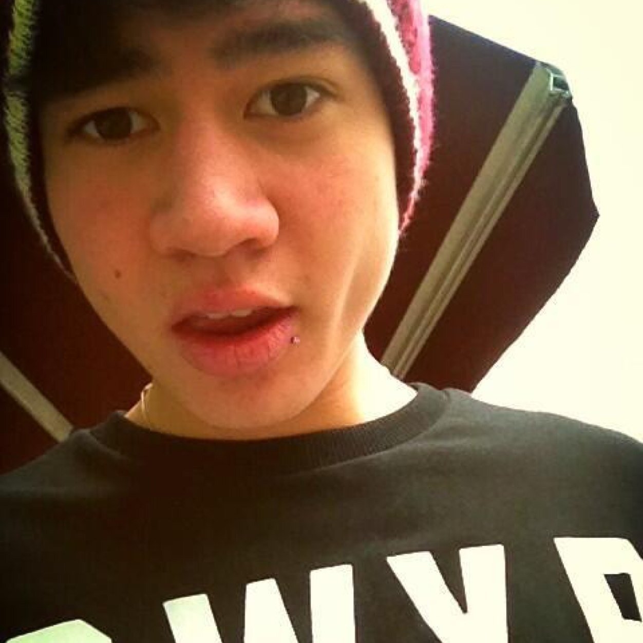 Don't give up! You will get your Calum follow!! {free follow, so feel free to follow @fIeetingnights -see what I did there-}