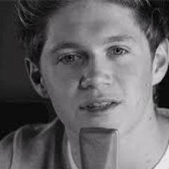 soy latina de crazón mis idolos one direction y justin bieber los amo con toda mi alma y los dejare de apoyar hasta el ultimo latido de mi corazón