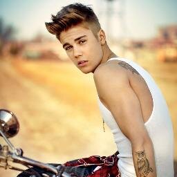 @SummerOfLarry is my best friend follow her! i love Justin!