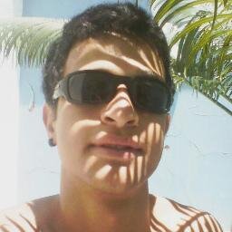Feliz é aquele que ver a Felicidade do outro, sem ter inveja.