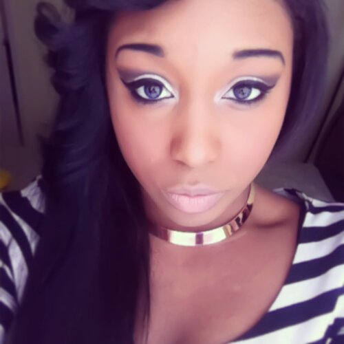 DanyetteRodrigu's profile picture. Forehead kisses