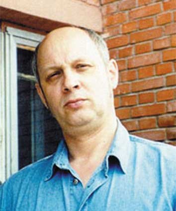 Совсем простой человек. Живу, рощу детей, мечтаю о собственном доме.