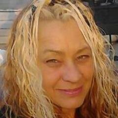 lilkim327's profile picture. 