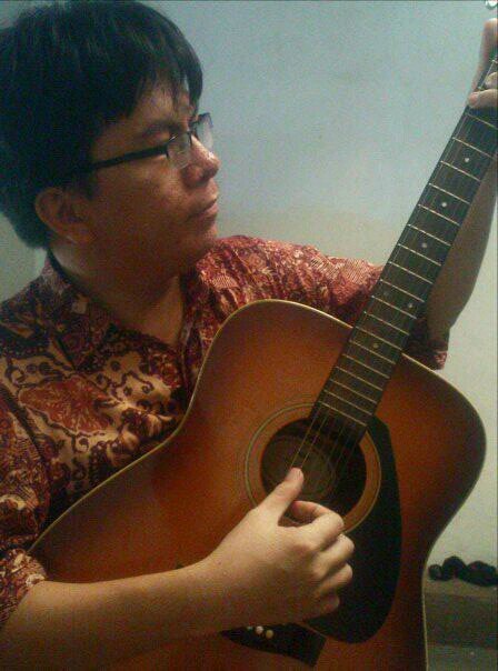 work  for Manado City Government ,graduated  from  TRISAKTI UNIVERSITY Jakarta, SSEAYP 94,,love  football,,,,love  hard rock  music,,kayak  pak Jokowi,,