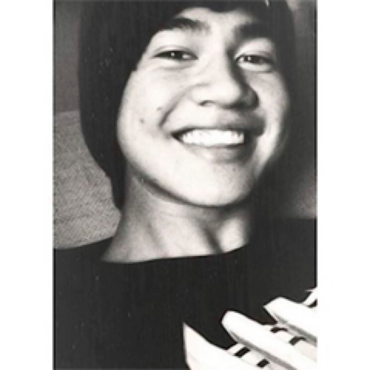 go follow my new account { @idekcalumhood }