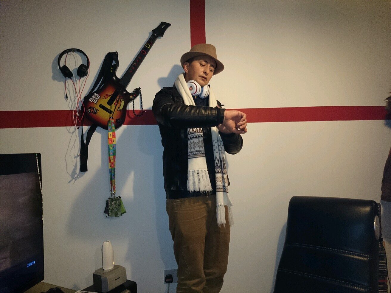 ball1john's profile picture. I'm evangelical Christian and I love Jesus and God bless the world be nice kind and caring and honest to all and forgive your fellow siners may you all be happy