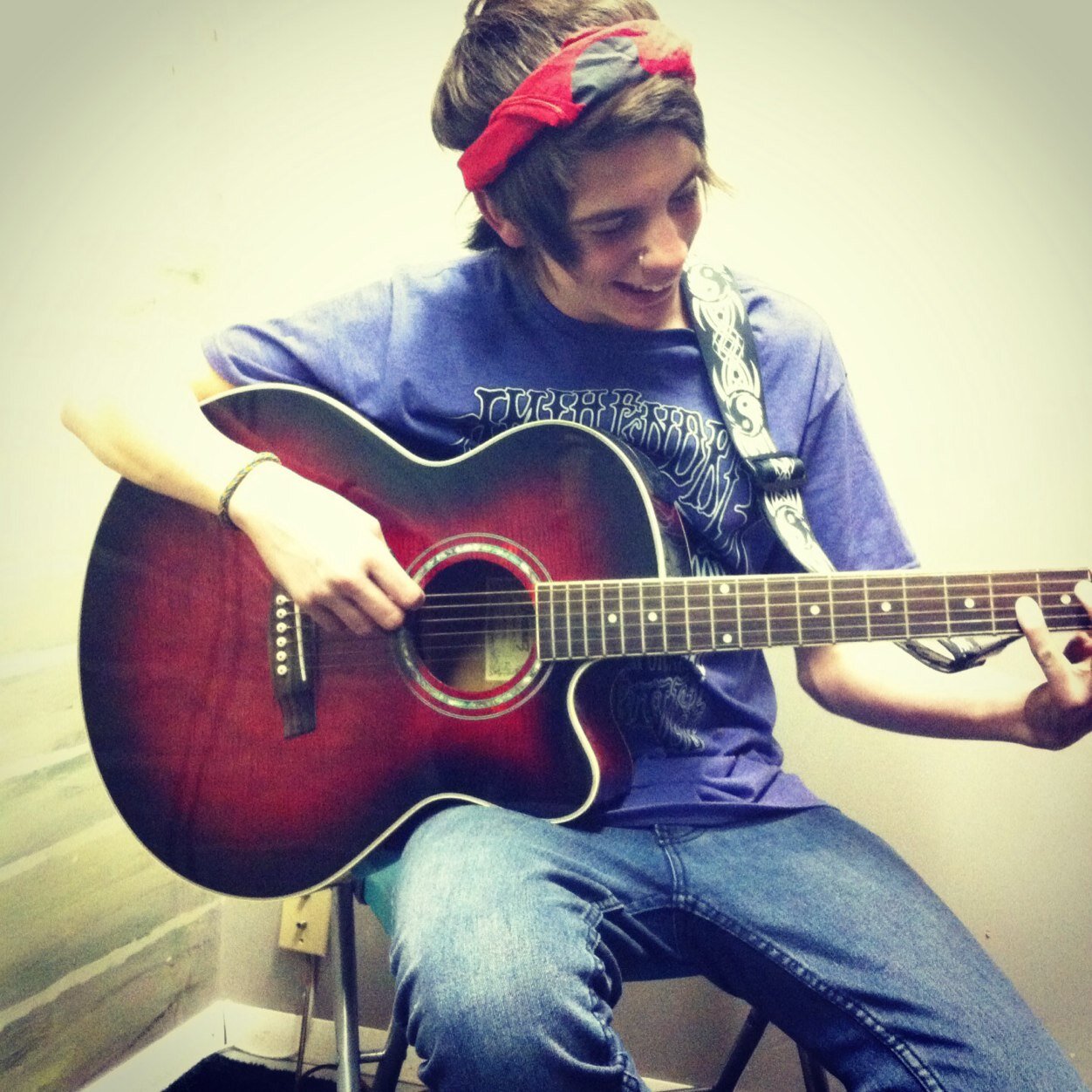 Hello there! My name is cody rankin!^.^ and im apart of my solo band named perfect alibi and it is acoustic mostly maybe some indie. Mostly influnced by NSN