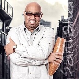RAY SANTANA CANTAUTOR/PREDICADOR CASADO CON MILAGROS SANTANA CANTO MUSICA TROPICAL SALSA PARA LA GLORIA DE  DIOS. MI PASTOR NINO GONZALEZ