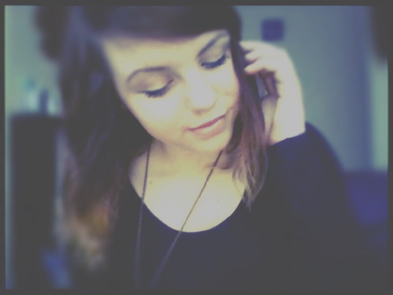 Magda, 15.
-one of my biggest dreams is to meet, andto play in a movie with Chris Evans.