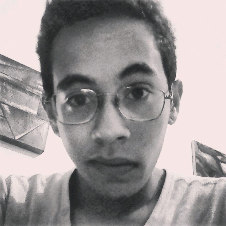 Na cartola do universo, menor que grão, maior que posso.