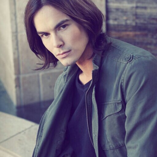 ChoiceWasMine's profile picture. I didn't leave her with much choice. I turned her and she became mine. #DoF #Twilight #Married to @ChoosenAsHis 18+ Roleplay