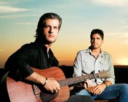 Amo Vitor e LEeo