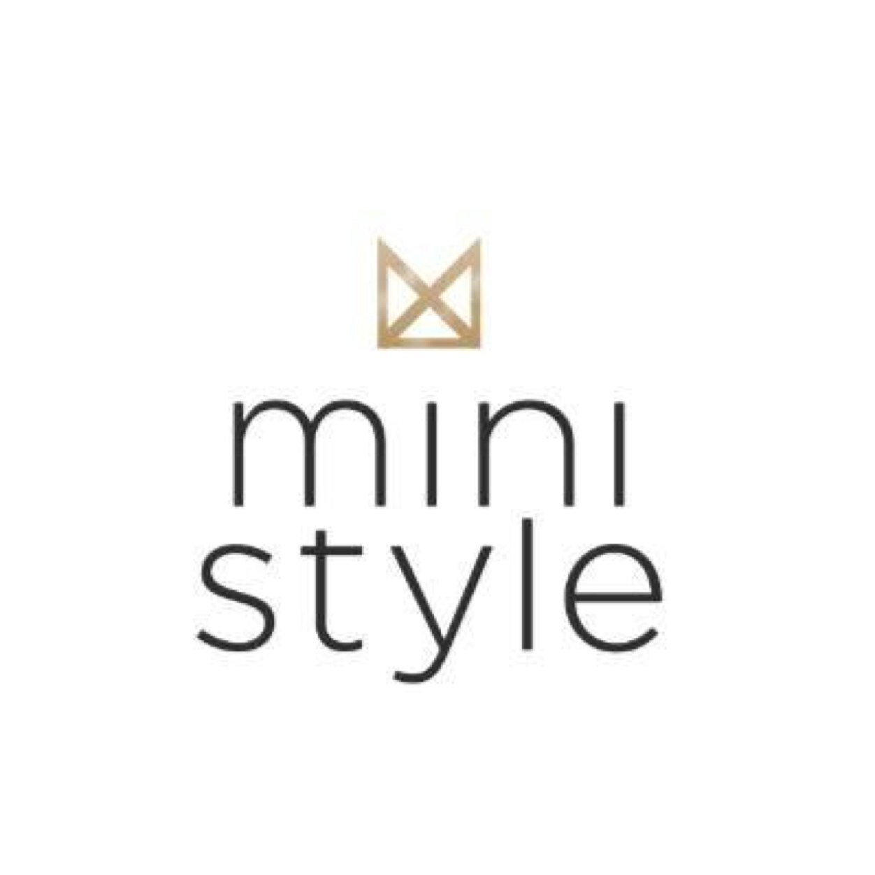 A children's lifestyle blog for stylish mini's! Instagram: @ministylemag