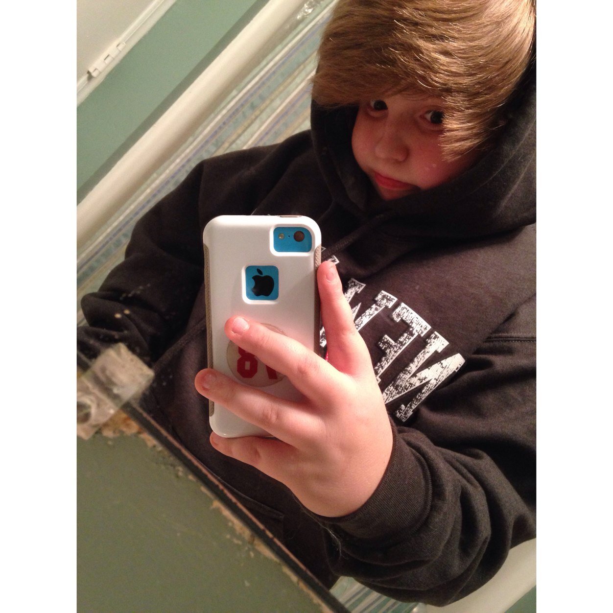 hey be sure to follow my: instagram: @_herpy_ gifboom: @chasehartis