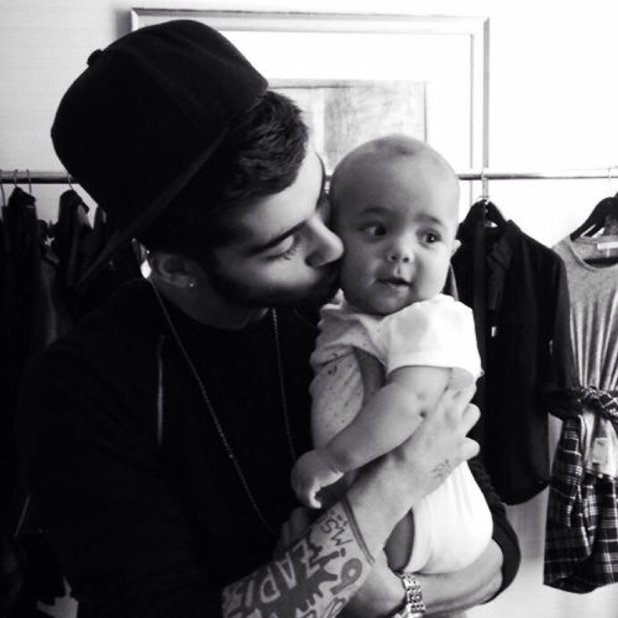 Por favor sigue a @stylesmycrushh pide fback y te lo dara al instante, ly xx.