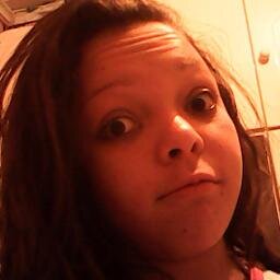 VLunguinho's profile picture. eu tenho tres vidas  a minha a, que os outros cuidam e a que os outros enventam