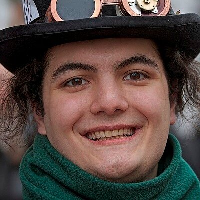 zlieLadouc's profile picture. Управление относится к нижнему уровню и решает вопрос: КАК лучше выполнить те или иные задачи?