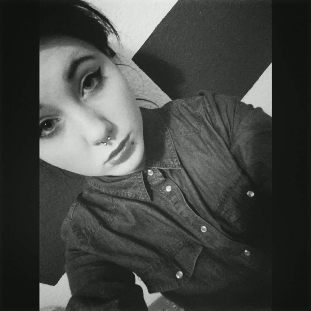 lea#germany#pierced#inlove#ruffamilia!