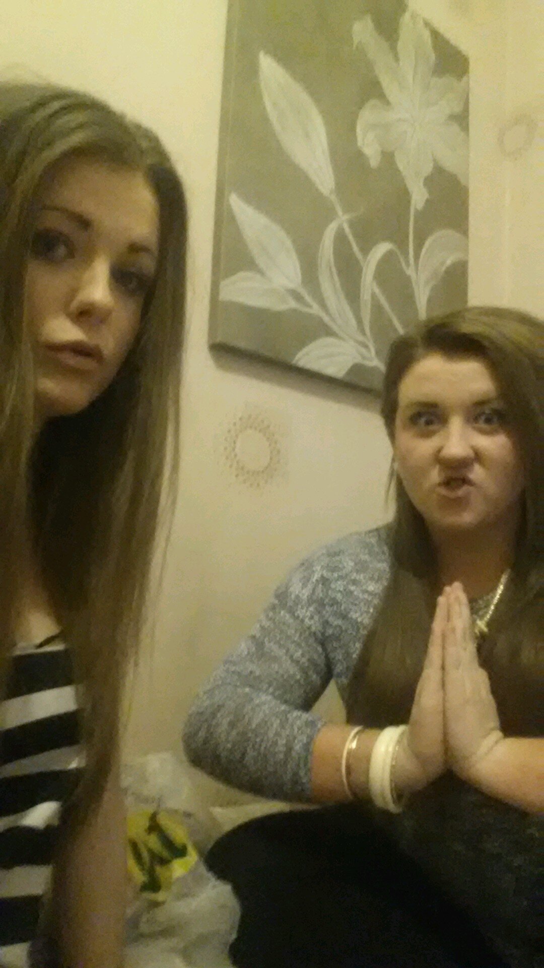 Follow me,I'll follow back xo.