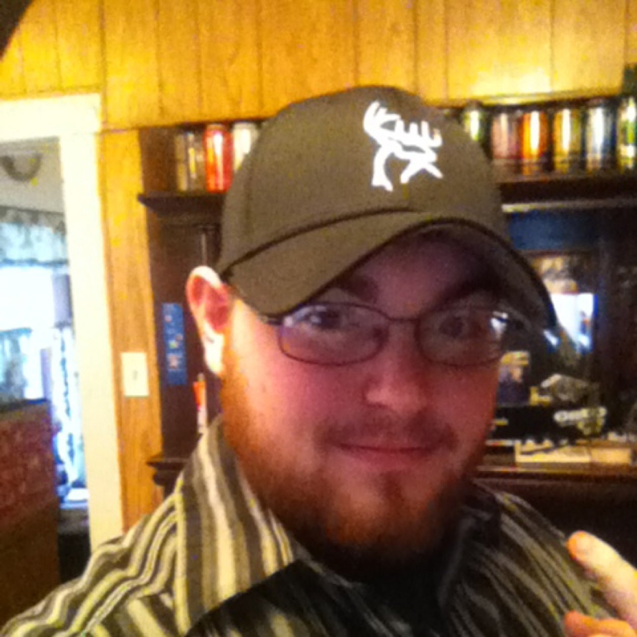 I am 20 and i am a wwe and ufc fan i live In WV i love beer and i play xbox is the best and i love music like brantley gibert jason alden