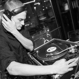 DJ