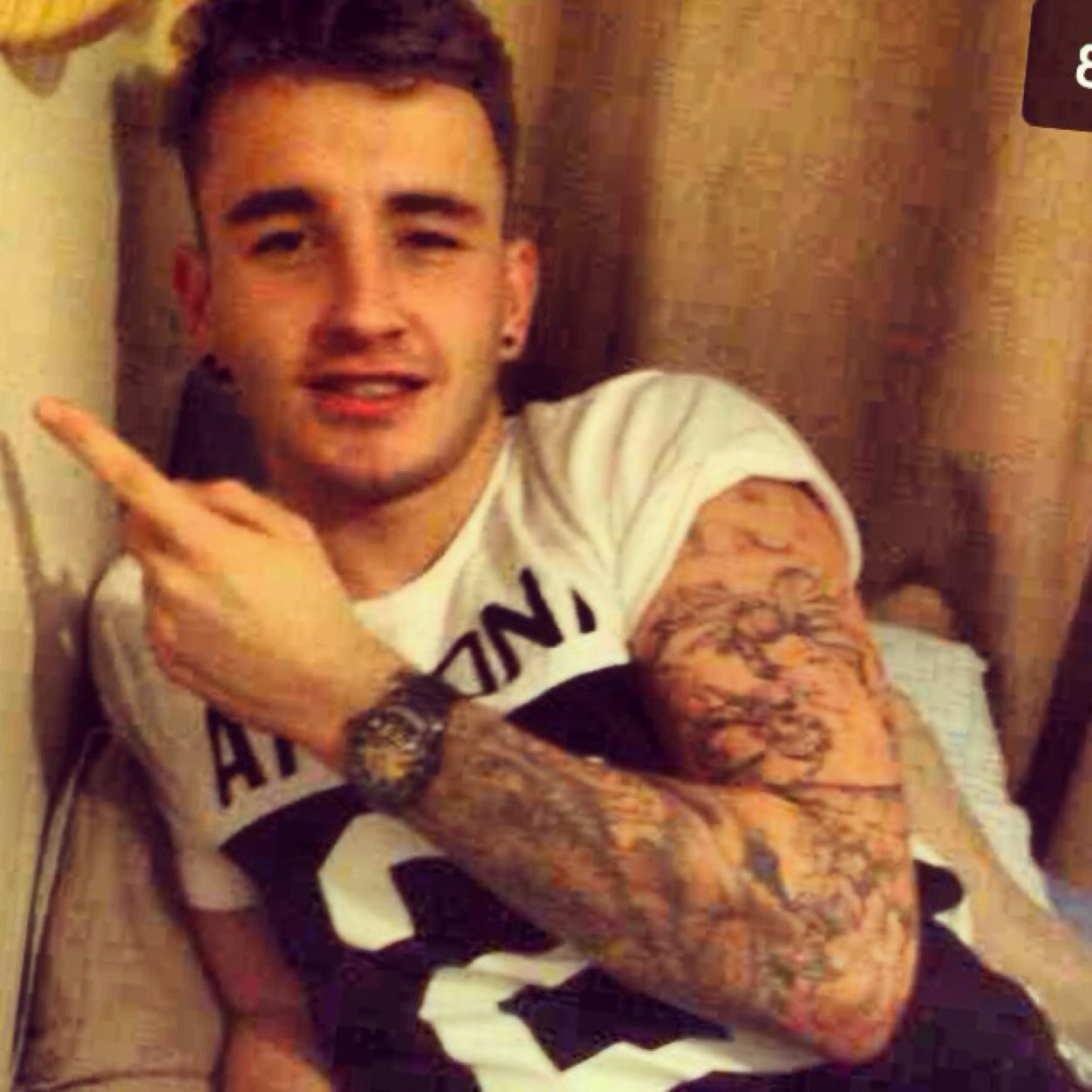 hosky5's profile picture. Take life as it comes , never regret anything ! Instagram- hoskins5