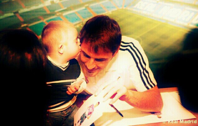 «Iker Casillas el niño que quiso ser portero y se convirtio en una leyenda» @CasillasWorld 20/5/1981.Iker followed me 18/12/2013