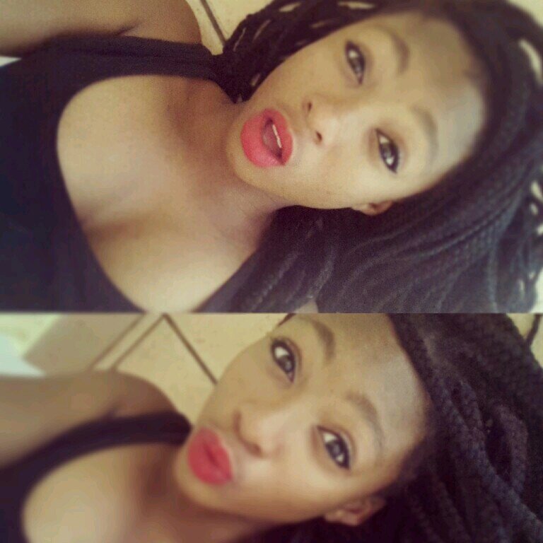 :) always smiling .. :D always laughing .. love to live in thee moment !! Enjoy having fun  . Pretty Gvng ! Msfit ! Don't be fake around me