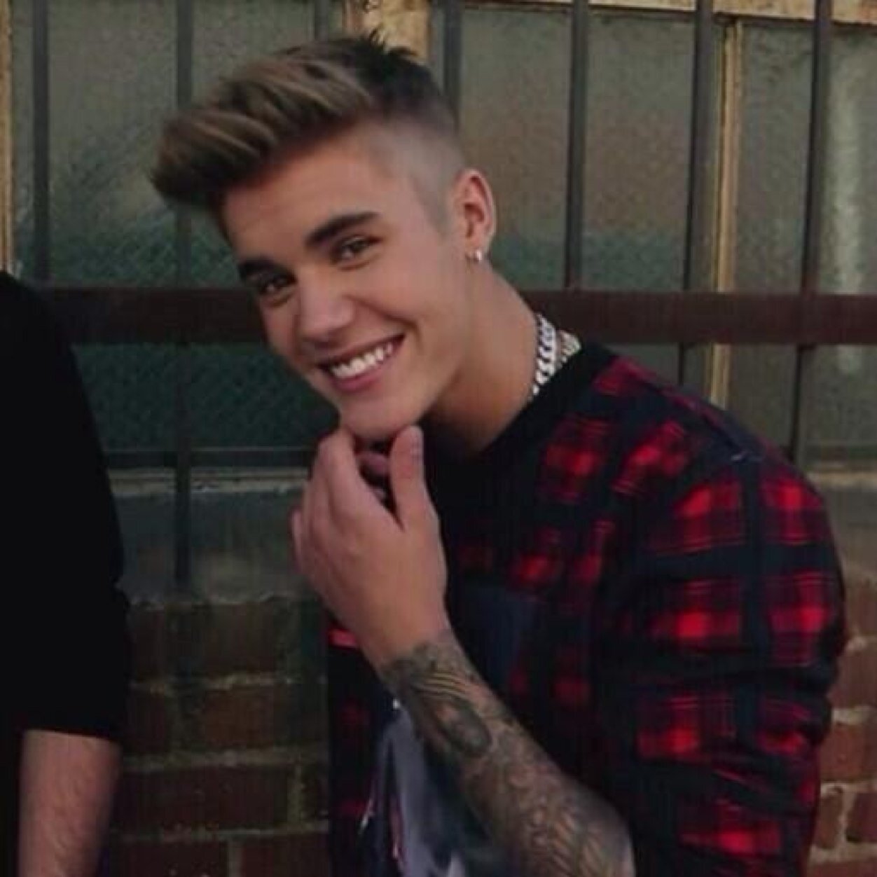 JUSTIN JUSTIN JUSTIN BIEBEEEEER - UNITED KINGDOM