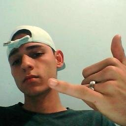 alguns gosta de min pelo que eu sou, e muitos me odeia pelo mesmo motivo