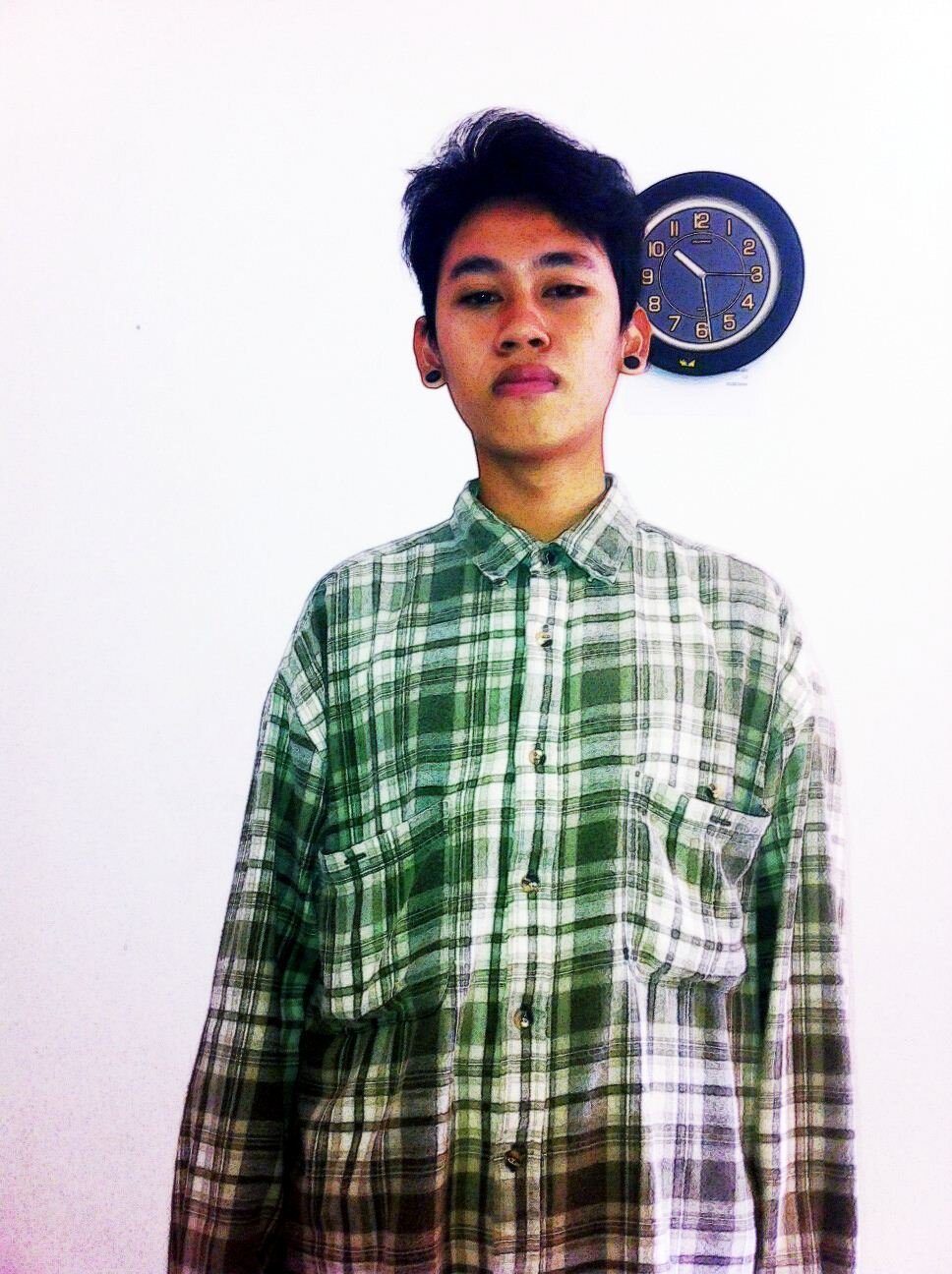 Entah kenapa kalo ada yang ngomong ganteng, gue berasa diomongin. Cp: anggatriwanda(at)gmail(dot)com