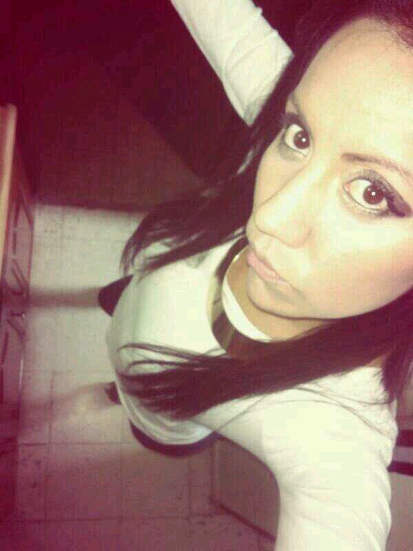 Llaleja's profile picture. Me gusta: COMER, BAILAR, VIAJAR y BESAR. Disfruto enormemente de mi familia y amigos.