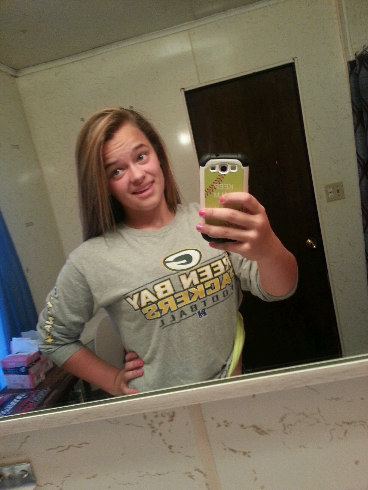 MaKaylaPhibbs's profile picture. Hey.! My names MaKayla I love to hang iut with friends.!Im a big country girl! Im big into softball! I love you Alex Kieth!