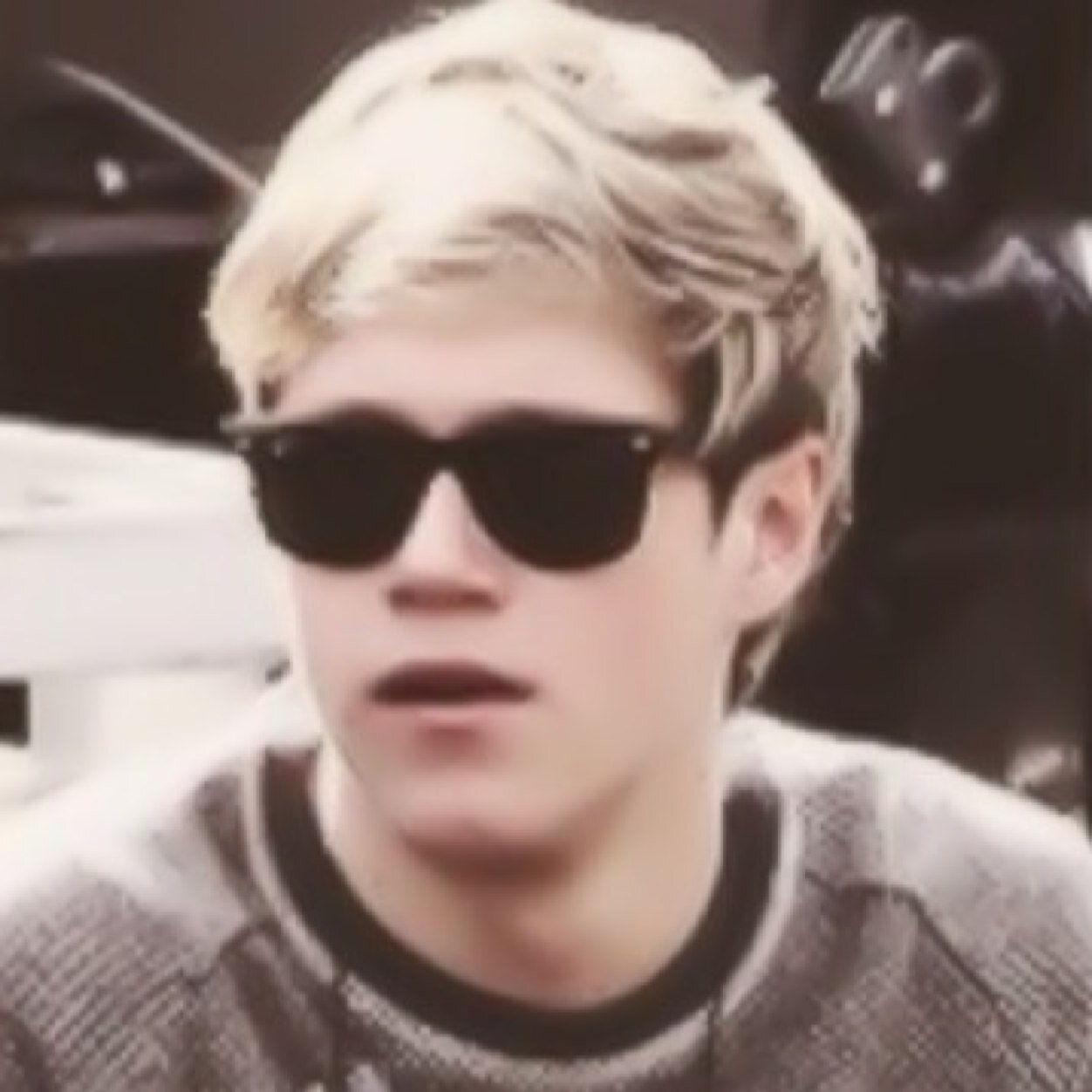 follow @frothyhoran