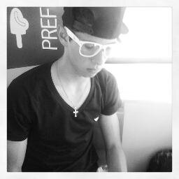 Oi , Vim aqui Falar do Lindo do Alef , Que Gosto Muito Dele ,  Conheço Ele a Pouco  Tempo mais  Ja é Muito Importante pra Mim , E Ele é meu ♥   @Vem_Kitty aqui