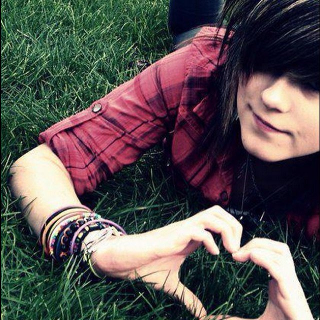 Cutting? Eh. Suicide? Eh. Love? DUH!! Im a Rainbow dinosaur!! You think you can stop me HA you cant stop me bitches!! #RolePlay eh why not |i follow back|