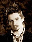 Разница между незнающим человеком и идиотом: идиот не понимает, что он идиот