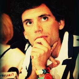The fake MIKA twitter. Larga vida al burro dorado. #RolBand