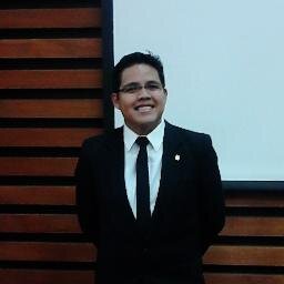 Bohemio de Corazón, Estudioso del Derecho, Auxiliar de la Coordinación de Comunicación Social del Gobierno de Michoacán.