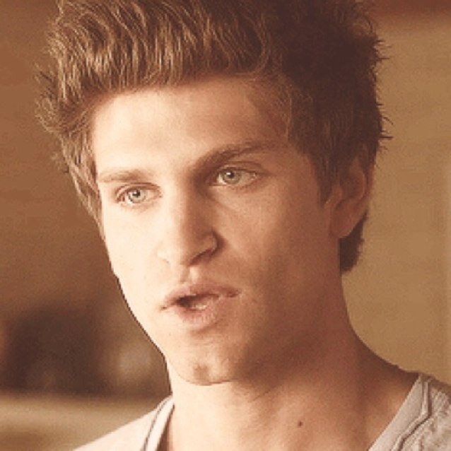 SPOBY FAN PAGE!! Follow Me i follow back!! I love pll!! Will be doing trivia games!