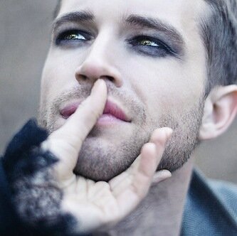 alaiHoll's profile picture. Друзья – это враги, в режиме ожидания.