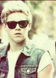 Dispuesta a luchar por muy duro que sea el camino.   Enamorada de un irlandes ~Directioner hasta la muerte~ 
Desde el 25-11-99 dándo guerra , warrior.