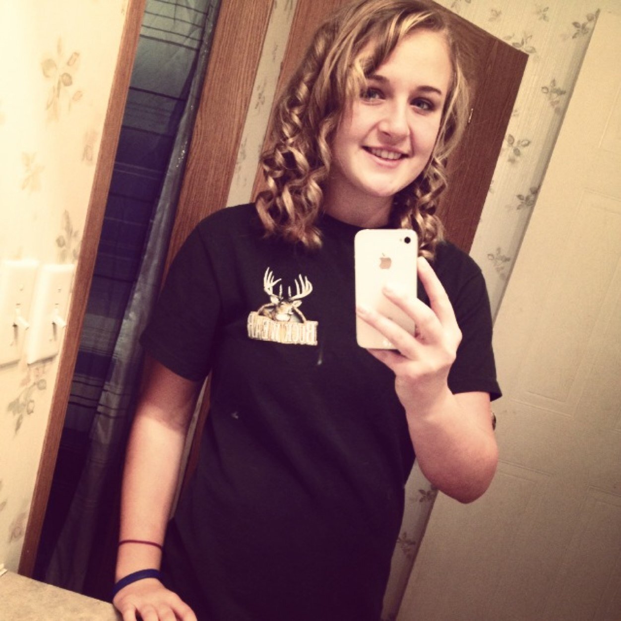 Hannah & Travis are my bestfriends. Dalton Mullins is my love♡ i play softball & basketball. Huntin & fishin is my favorite thing to do!! Yeye.